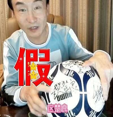 德鲁（奥兰多·布鲁姆 Orlando Bloom饰）堕入了人生的谷底期，他为公司带来了数亿元的损掉，逃不外被老板炒鱿、被女友甩失落的命运。万念俱灰中，他设计了一系列完善却又弄笑的自杀打算，诡计一死了之。一串德律风铃声，中断了他的自杀历程——父亲的死讯给德鲁带来了燃眉之急的使命，他必需尽快回到远远的伊丽莎白镇去向理后事。                                  　　因而，接下来的工作就像连续串奇奥的隐喻，让德鲁